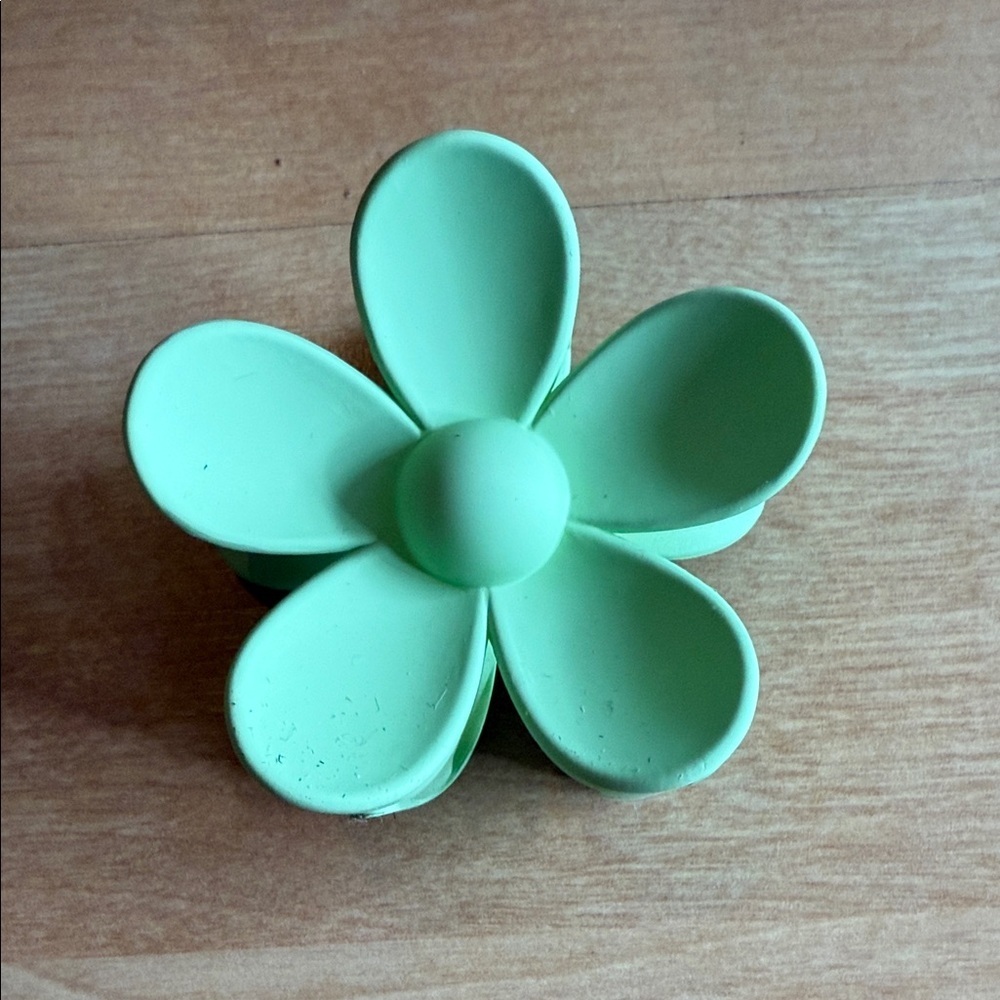 Mint Green Flower Hair Clip - Picture 1 of 1